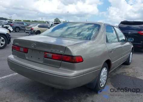 1999 Toyota Camry Le from USA, damaged, VIN 4T1BG22K5XU571948